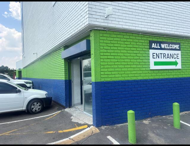 230M² BUILDING TO LET IN SAVOY ESTATE